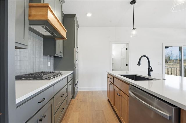 502 7th Street, Smithville, MO 64089