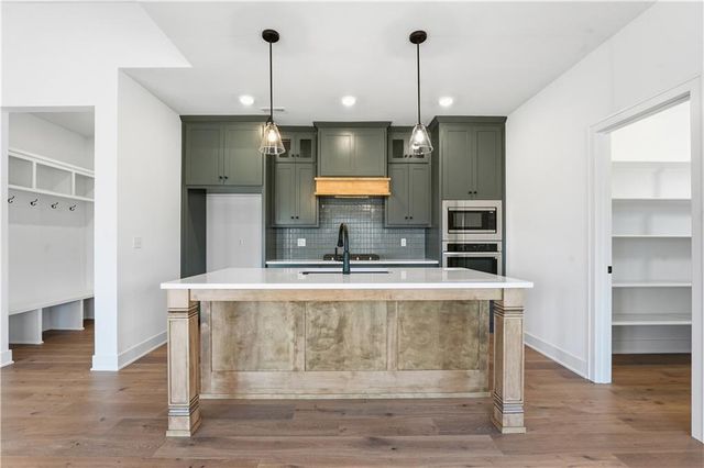 502 7th Street, Smithville, MO 64089