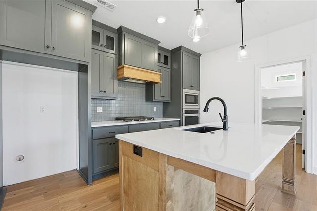 502 7th Street, Smithville, MO 64089