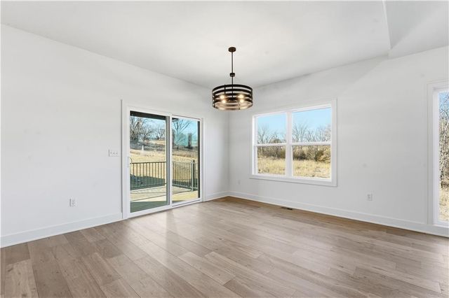 502 7th Street, Smithville, MO 64089