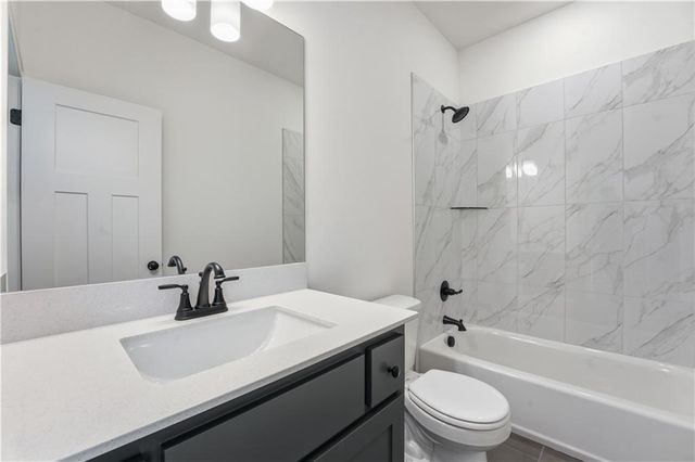 502 7th Street, Smithville, MO 64089