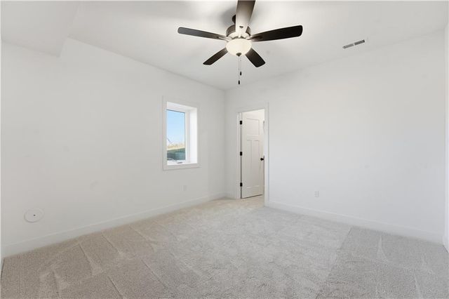 502 7th Street, Smithville, MO 64089