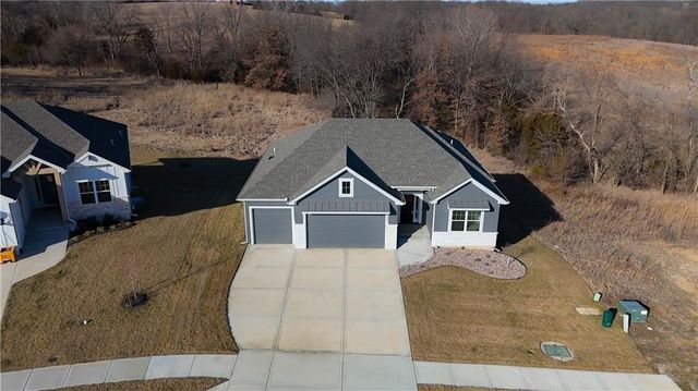 502 7th Street, Smithville, MO 64089
