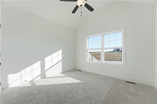 502 7th Street, Smithville, MO 64089