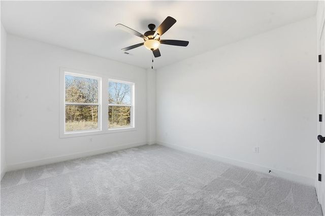 502 7th Street, Smithville, MO 64089