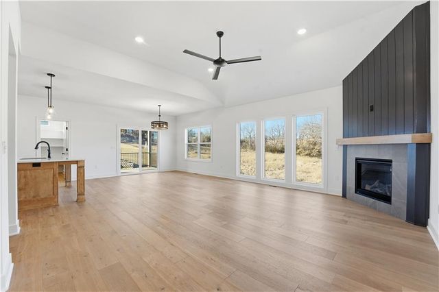 502 7th Street, Smithville, MO 64089