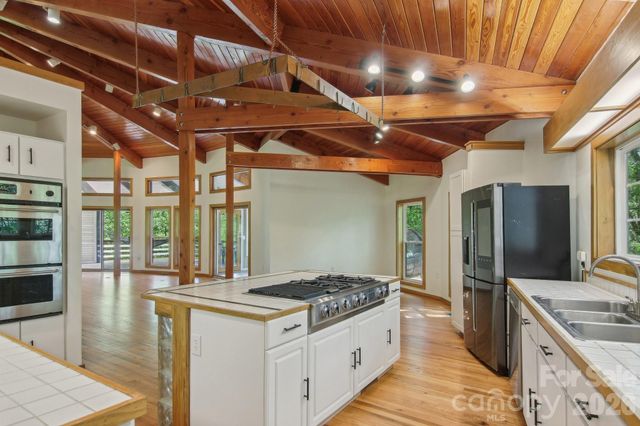 295 Dills Road, Bryson City, NC 28713