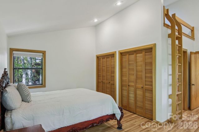 295 Dills Road, Bryson City, NC 28713