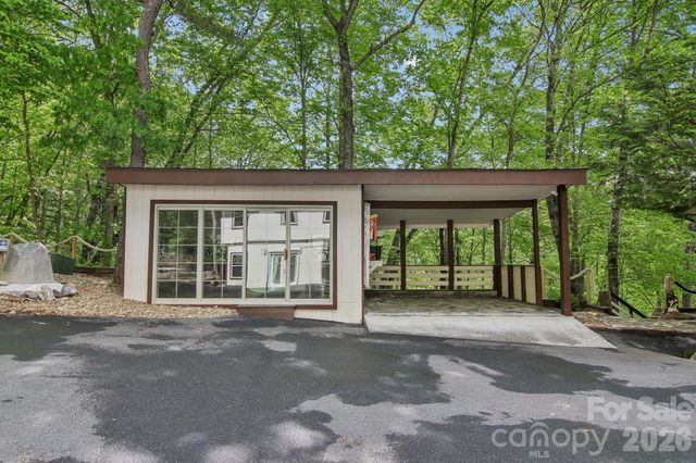 295 Dills Road, Bryson City, NC 28713