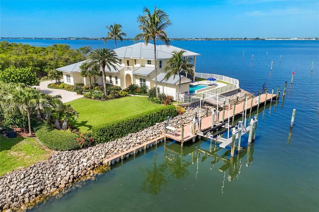 4105 NE Rigels Cove Way, Hutchinson Island, FL 34957