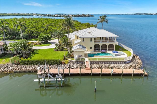 4105 NE Rigels Cove Way, Hutchinson Island, FL 34957