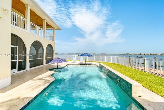 4105 NE Rigels Cove Way, Hutchinson Island, FL 34957