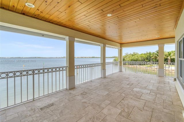 4105 NE Rigels Cove Way, Hutchinson Island, FL 34957