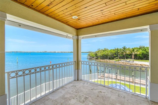 4105 NE Rigels Cove Way, Hutchinson Island, FL 34957