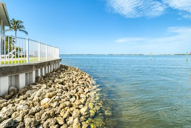 4105 NE Rigels Cove Way, Hutchinson Island, FL 34957