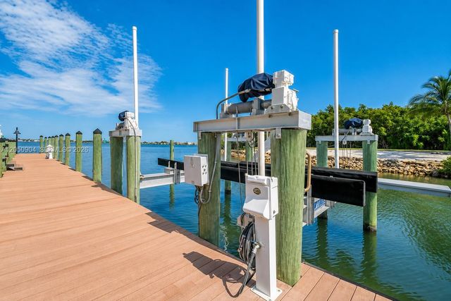 4105 NE Rigels Cove Way, Hutchinson Island, FL 34957
