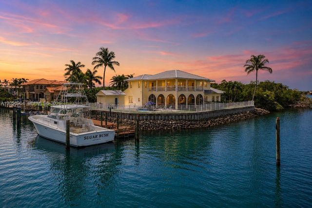 4105 NE Rigels Cove Way, Hutchinson Island, FL 34957