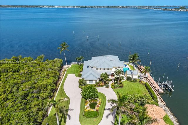 4105 NE Rigels Cove Way, Hutchinson Island, FL 34957