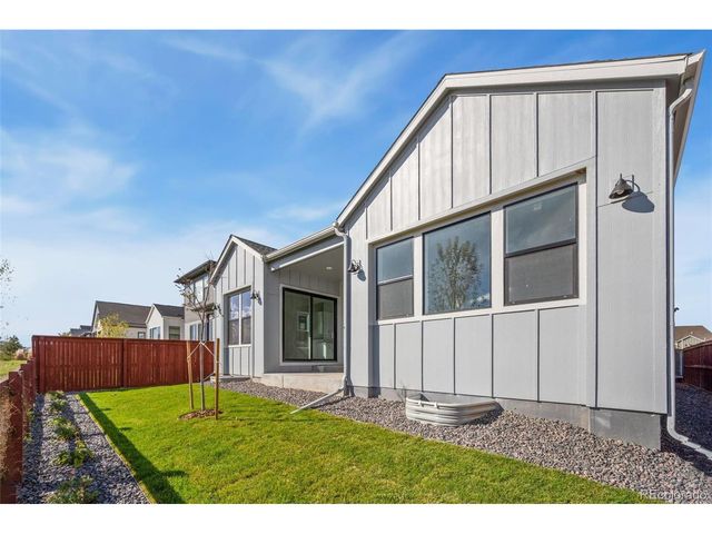 1617 Winter Glow Dr, Windsor, CO 80550