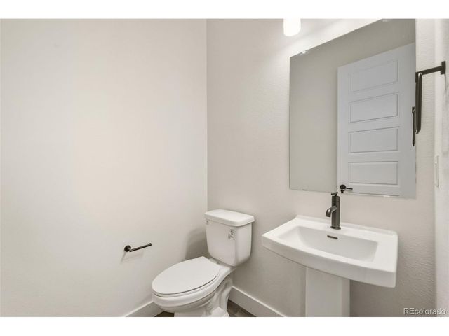 1617 Winter Glow Dr, Windsor, CO 80550