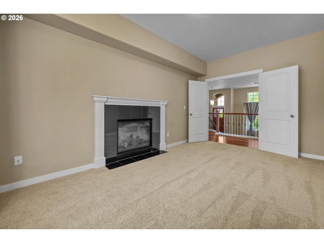 13061 Se MEADEHILL Ave, Happy Valley, OR 97086