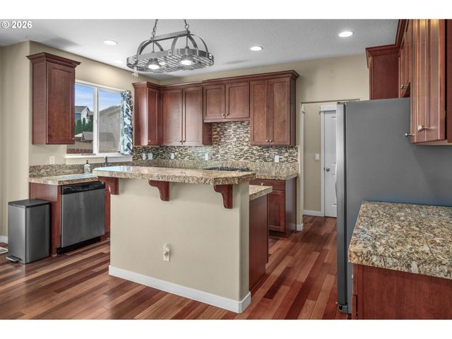13061 Se MEADEHILL Ave, Happy Valley, OR 97086