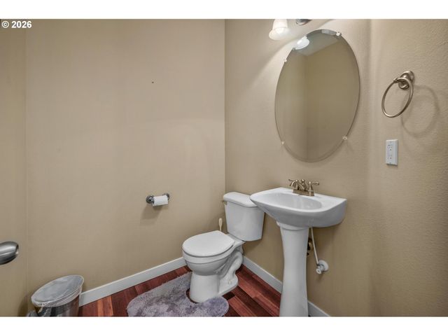13061 Se MEADEHILL Ave, Happy Valley, OR 97086