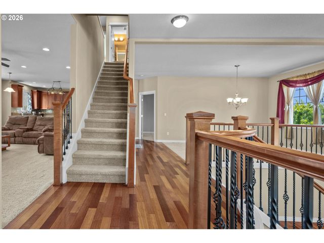 13061 Se MEADEHILL Ave, Happy Valley, OR 97086