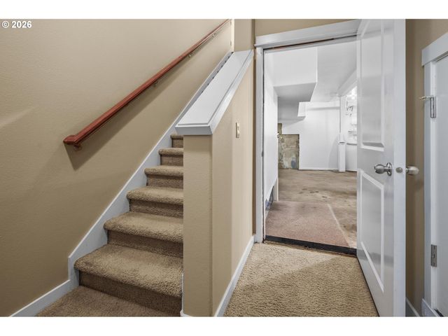 13061 Se MEADEHILL Ave, Happy Valley, OR 97086