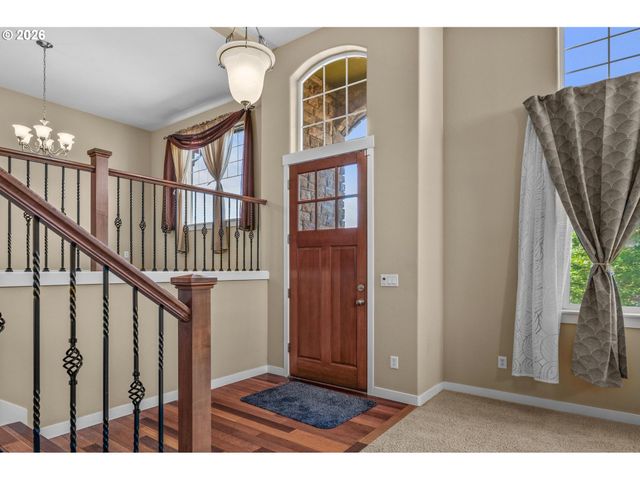 13061 Se MEADEHILL Ave, Happy Valley, OR 97086