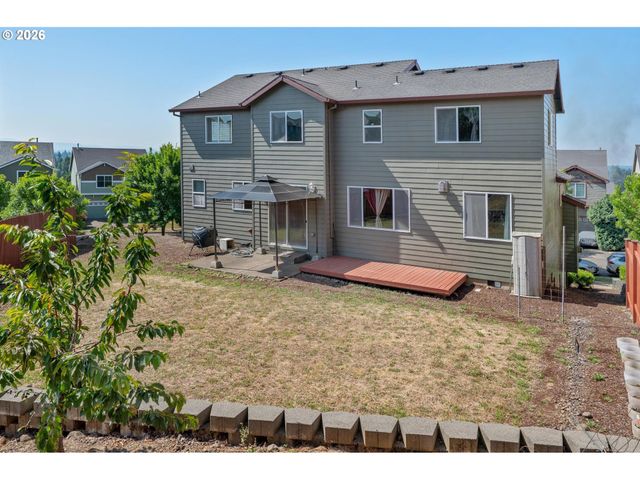 13061 Se MEADEHILL Ave, Happy Valley, OR 97086