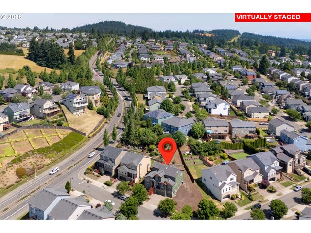 13061 Se MEADEHILL Ave, Happy Valley, OR 97086