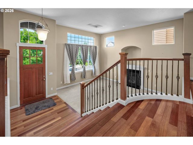 13061 Se MEADEHILL Ave, Happy Valley, OR 97086