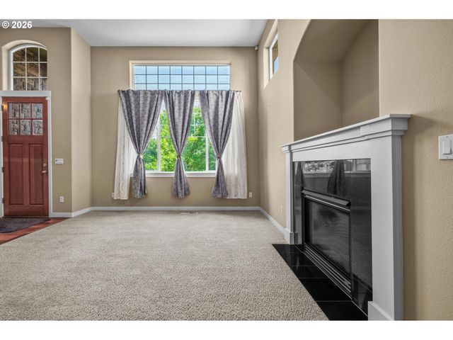 13061 Se MEADEHILL Ave, Happy Valley, OR 97086