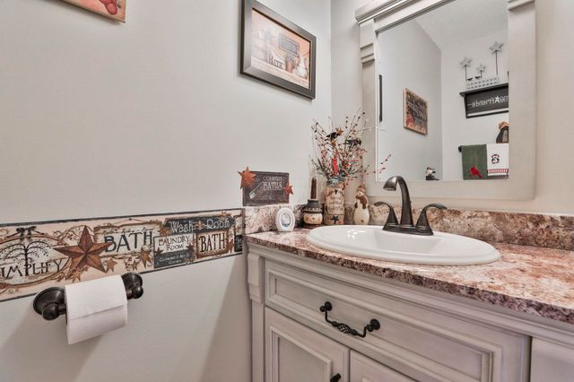 47 Willow Creek Drive, Hudson, NH 03051