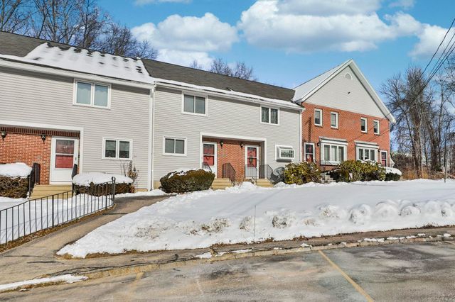 47 Willow Creek Drive, Hudson, NH 03051