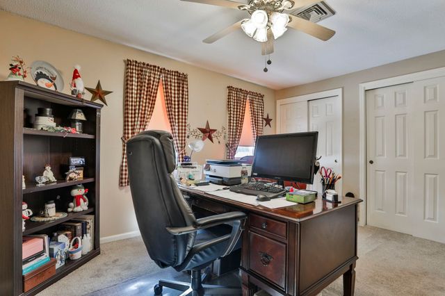 47 Willow Creek Drive, Hudson, NH 03051