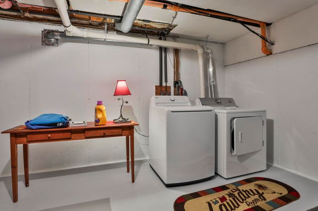 47 Willow Creek Drive, Hudson, NH 03051