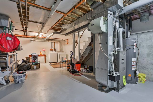 47 Willow Creek Drive, Hudson, NH 03051