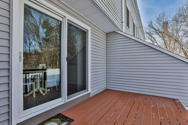 47 Willow Creek Drive, Hudson, NH 03051