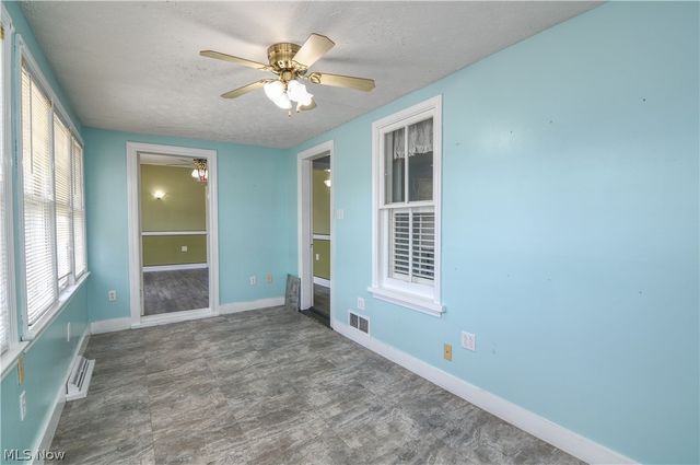 25 31st Street SW, Barberton, OH 44203