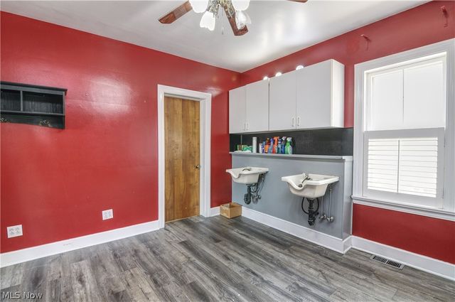 25 31st Street SW, Barberton, OH 44203