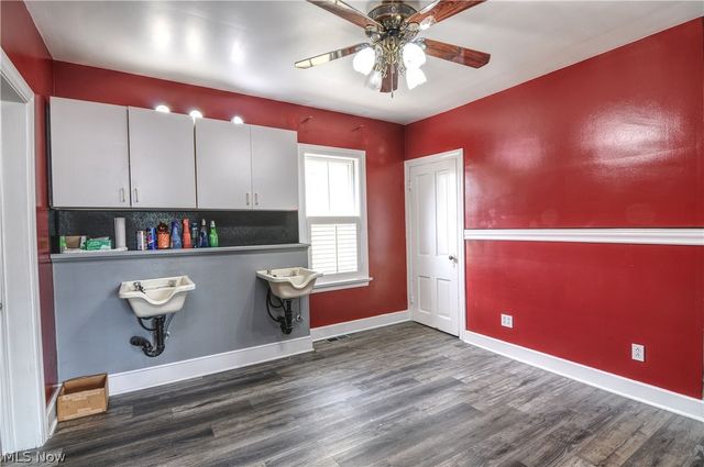 25 31st Street SW, Barberton, OH 44203