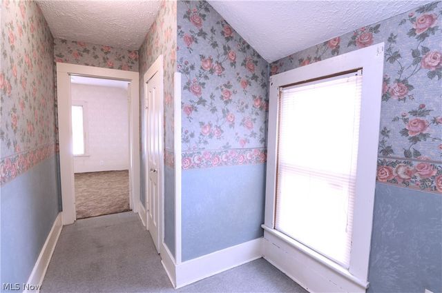 25 31st Street SW, Barberton, OH 44203