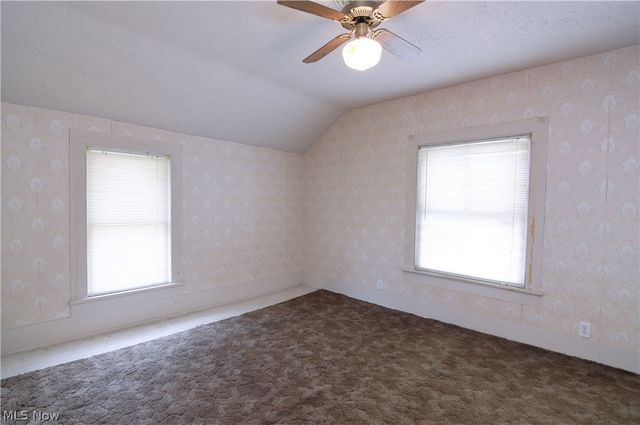 25 31st Street SW, Barberton, OH 44203