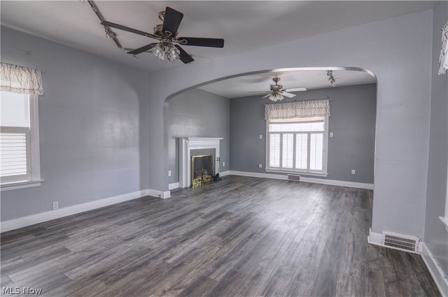 25 31st Street SW, Barberton, OH 44203