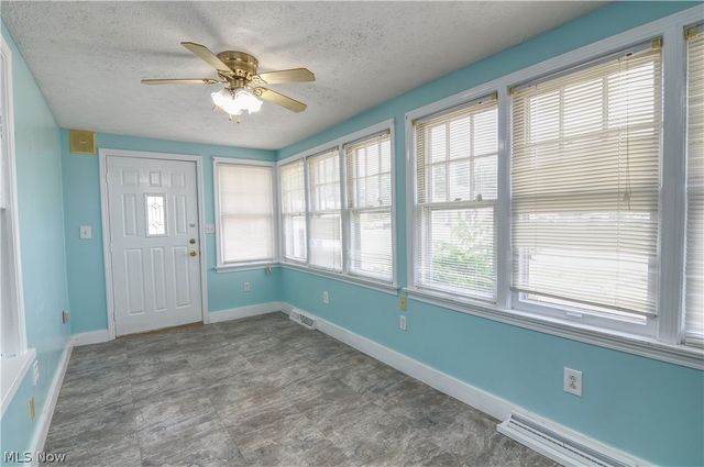 25 31st Street SW, Barberton, OH 44203
