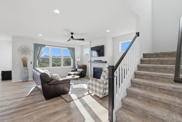5326 N Peninsula Way, Mcfarland, WI 53558