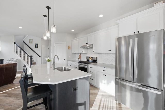 5326 N Peninsula Way, Mcfarland, WI 53558