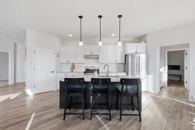 5326 N Peninsula Way, Mcfarland, WI 53558